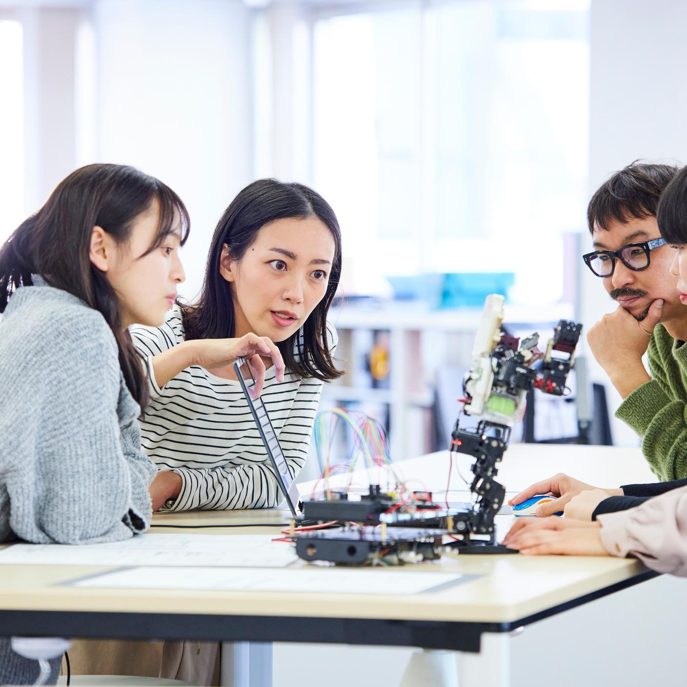 Vergadering van het onderzoeks- en ontwikkelingsteam van robotica
