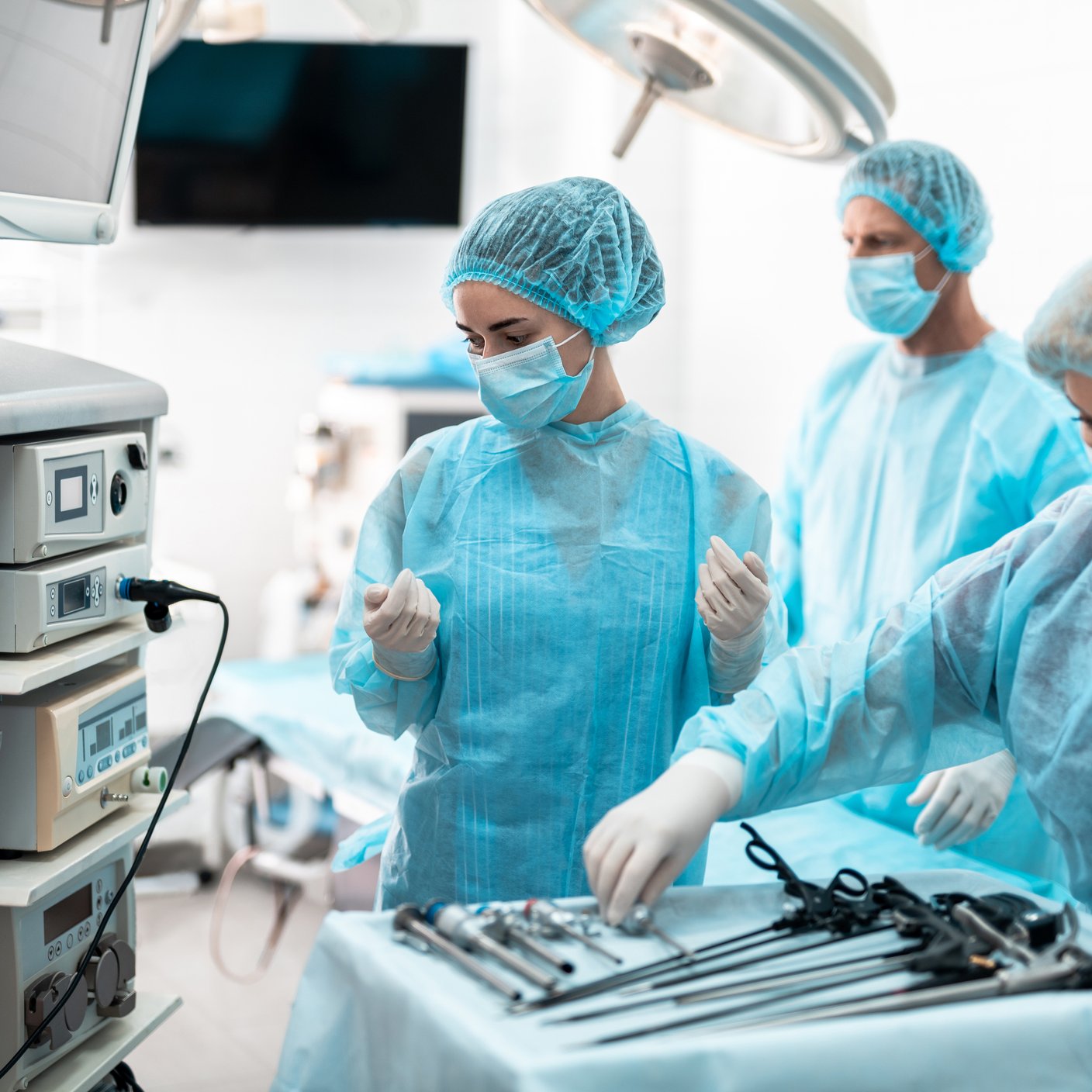 Ärzte mit medizinischen Geräten