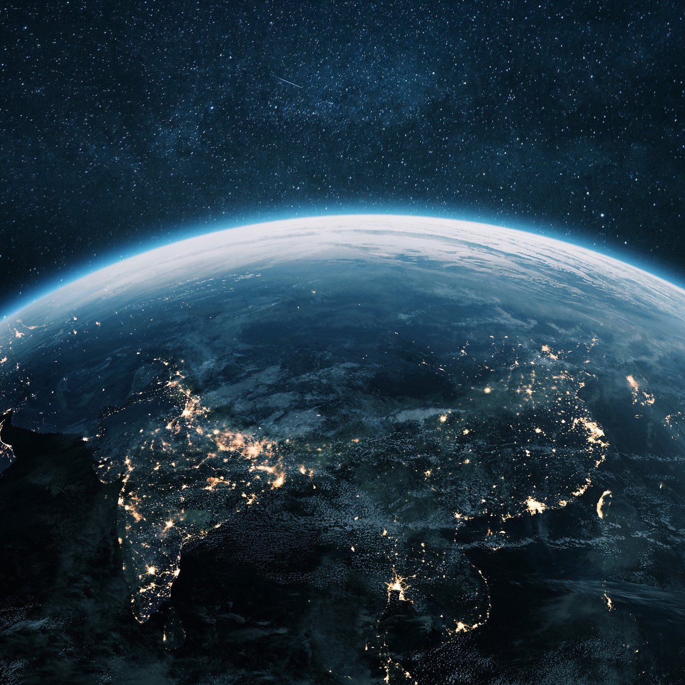 Piękna planeta Ziemia z nocnymi światłami azjatyckich miast, widok z kosmosu.